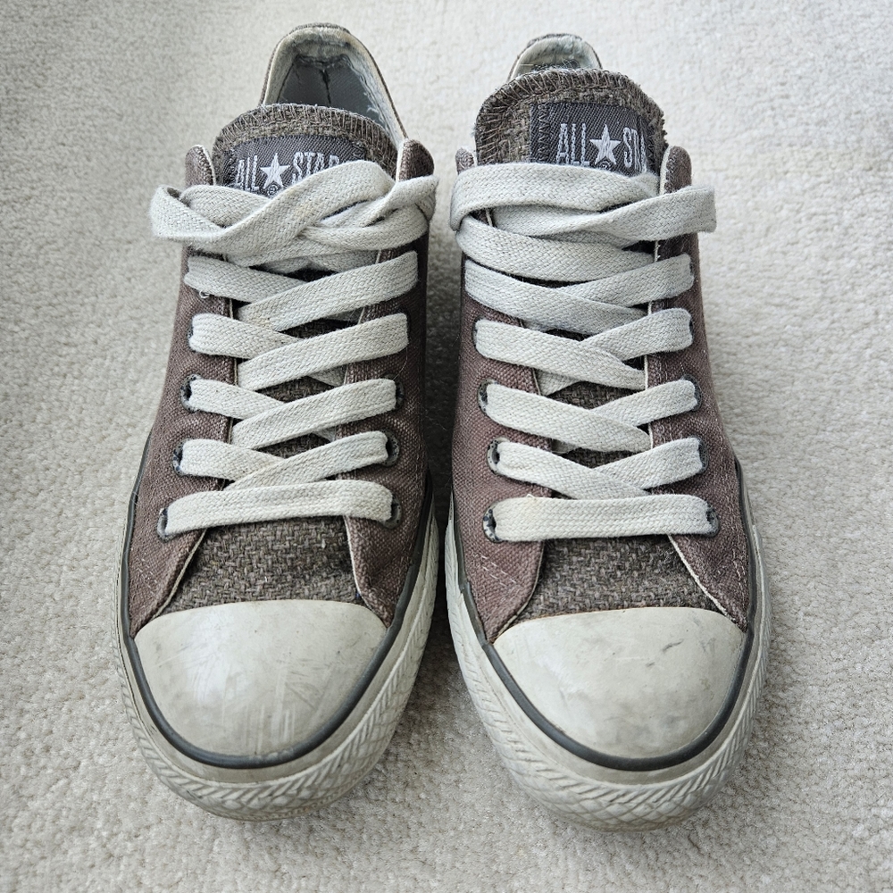 Converse Chuck Taylors w8 m6